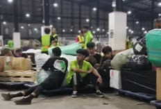 Maling HP di JNT Cikarang Timur Terekam CCTV, Beraksi Saat Kantor Kosong