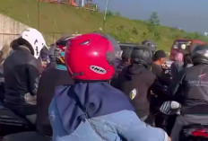 Parah! Underpass Tol Japek Selatan 2 Jadi Ajang Saling Serobot, Jadi Macet Total 