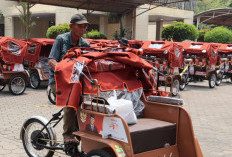 190 Pejuang Nafkah di Kabupaten Bekasi Dapat Becak Listrik dari Presiden Prabowo