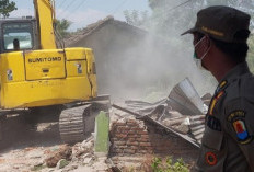 317 Bangunan Liar dan PKL di Jalan Antasari Cirebon Ditertibkan, Pedagang Belum Punya Kepastian Relokasi