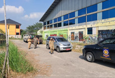Ada 39 PKL GOR Cinema Karawang Bongkar Lapak Mandiri, Lewat 7 Hari Bakal Digaruk Satpol PP