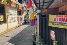 Warga Cimahi Pasang Plang “Rumah Dijual” sebagai Bentuk Protes terhadap Pabrik Cokelat