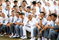 Pemprov Jabar Biayai Sekolah 80 Ribu Siswa yang Tidak Tertampung di Negeri