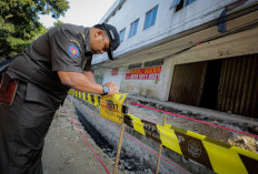 Pemkot Bandung Segel Lokasi Penebangan 12 Pohon Tanpa Izin di Cijerah