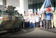 Panser Anoa Bius Pengunjung Pameran Alustista TNI, Plt Bupati Asep : Fondasi Dasar Bela Negara