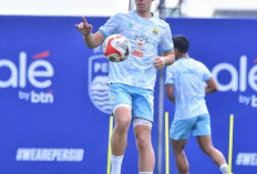 Dion Datang, Lini Belakang Persib Makin Mewah