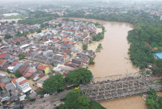Banjir Rendam Sejumlah Wilayah Bekasi, Aktivitas Warga Terganggu