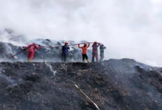 Kebakaran TPA Cikundul Sukabumi Meluas hingga 1.000 Meter Persegi, Armada Damkar Terbatas