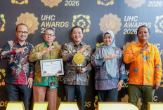 Perkuat Layanan Kesehatan, Bupati Aep Syaepuloh Sukses Antarkan Karawang Raih UHC Award 2026