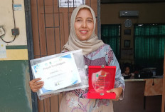 Guru SDN Palumbonsari 4 Karawang Dorong Digitalisasi Lewat Portal Palsapat