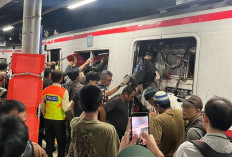 Kecelakaan Beruntun di Bekasi Timur! KRL Diduga Tabrak Mobil Taxi, Disusul KA Jarak Jauh