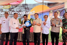 Bupati Aep Serahkan 21 Rumah untuk Korban Abrasi Cemarajaya di Gebyar PATEN Cibuaya