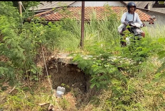 Survei BBWS Berulang Kali, Tapi Jalan Utama Terikis Sungai Cibeet Belum Juga Diperbaiki