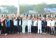 Makan Bersama, Plt Bupati Asep Surya Atmaja dan Mantan Sekda Dedy Supriyadi 'Tampil Mesra', Sinyal Apa?