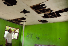 Bertahun-tahun Ruang Kelas SMPN Cikarang Pusat 03 Tak Diperbaiki; Tolong, Pak Plt Bupati Asep! 