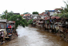 Warga Minta Pengawasan Terhadap Bangunan Liar di Bantaran Sungai
