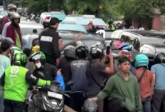 Mobil Lawan Arus di Gunung Sahari Tabrak Sejumlah Kendaraan, Pengemudi Diamuk Massa