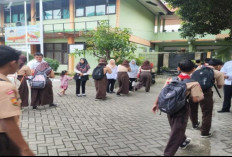 Sekolah di Bekasi Tetap Berjalan Normal, Terapkan Antisipasi Keterlambatan