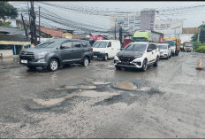 Memprihatinkan! Banyak Jalan Rusak dan Berlubang di Bekasi, Ancam Keselamatan Pemudik