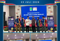Indomaret Salurkan CSR 400 Set Meja-Bangku untuk Dukung Pendidikan Karawang