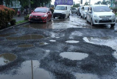 Jalan Rusak di Sejumlah Wilayah Bekasi Masih Dikeluhkan Warga
