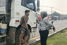 Parkir Liar Truk di Pantura Bekasi Jadi Ancaman Keselamatan Pengendara