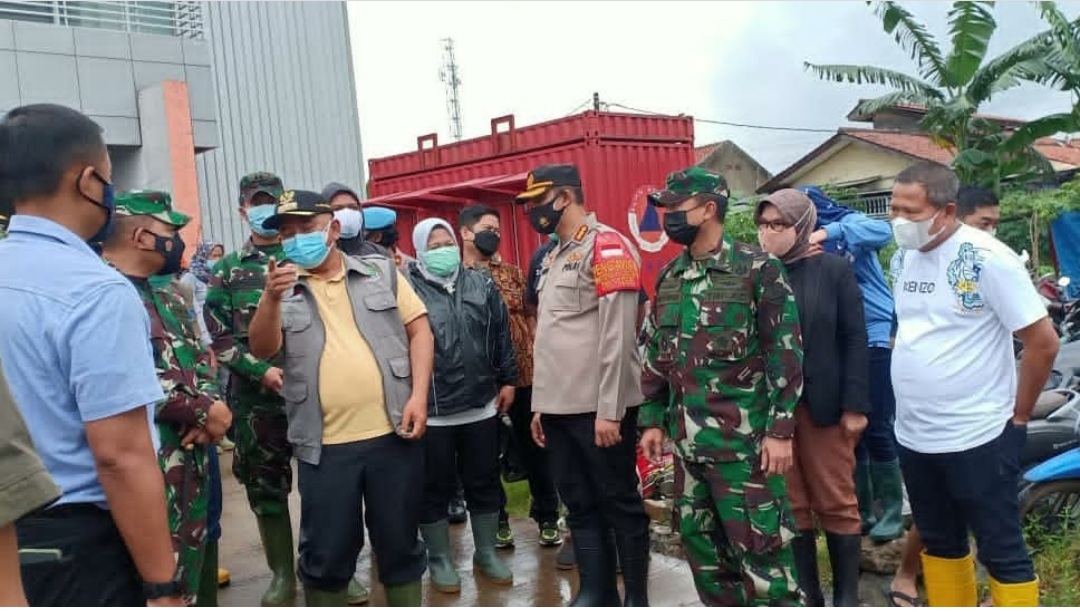 Menteri Basuki Tengok Tanggul Kali Bekasi Jebol, Wali Kota Pepen : Usul Sudah Tapi Baru Ada Uang