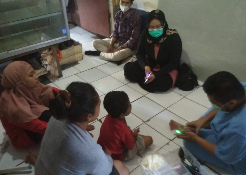 Peduli Lingkungan Anjun Keler, Klinik Hermantoni Bantu Pengobatan Gratis Anak Korban Banjir