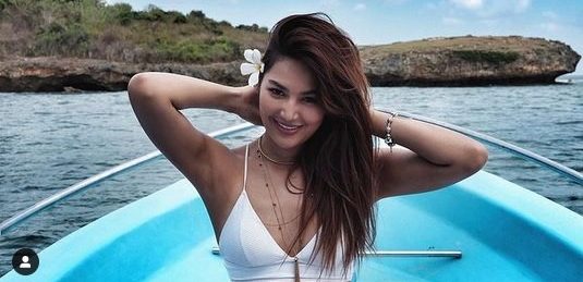 Maria Selena Tampil Seksi Pakai Bikini Doank, Nih Fotonya...