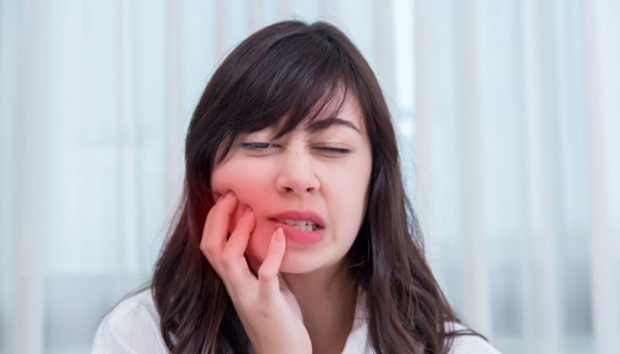 Empat Cara Ampuh Mengatasi Sakit Gigi Saat Berpuasa