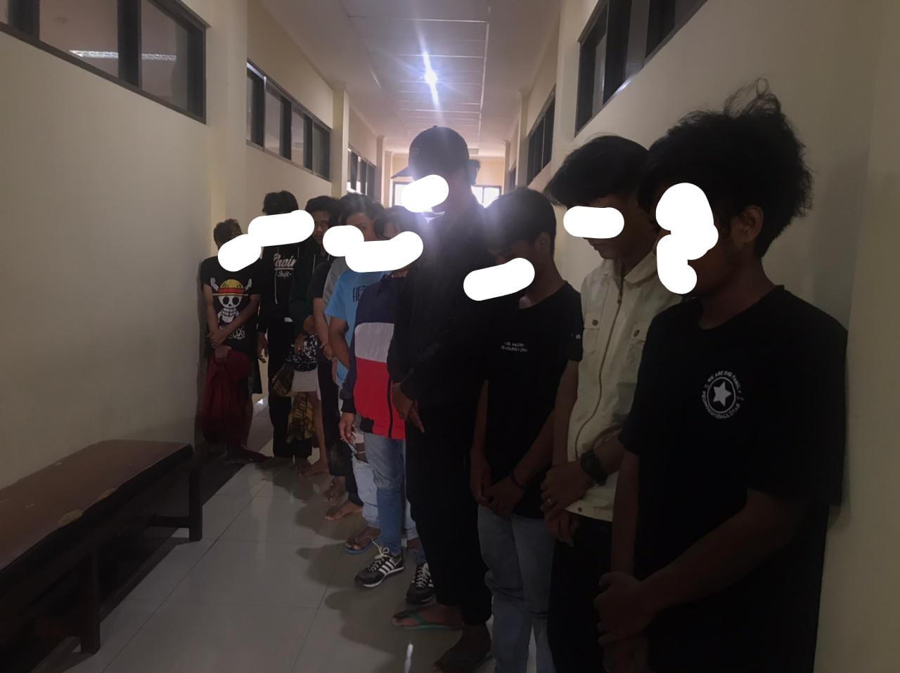 Ada Senjata Tajam dan Obat-obatan Terlarang, Kawanan Geng Motor Pembuat Onar Ditangkap Resmob Polres Karawang