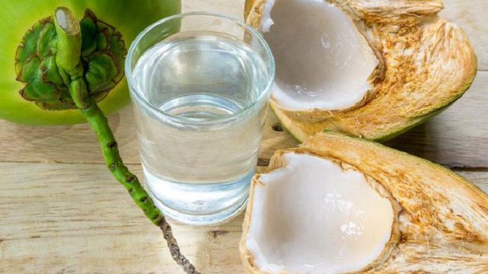 Catat! Ini Manfaat dan Nutrisi Air Kelapa Bagi Kesehatan