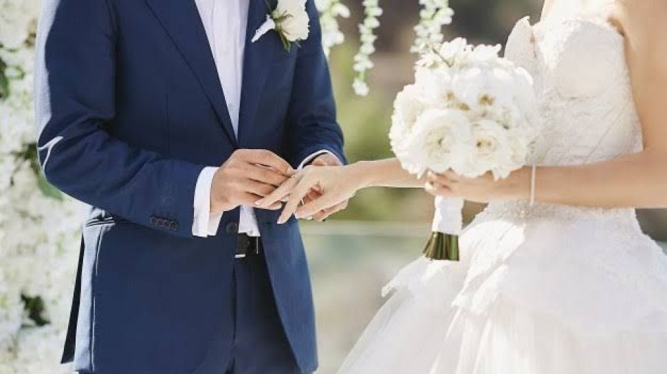 Jarang Ketemu Karena PPKM, Pacarku Malah Nikah dengan Mantannya