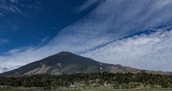 Fenomena Gunung Ciremai, Bisa Bikin Kecepatan Angin Naik Sampai 56 Km/Jam