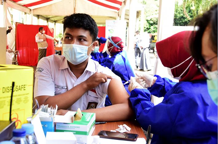 Heboh!, Gegara Anaknya Divaksin, Seorang Ibu Marah, Guru Dimaki, lalu Ancam Bugil di Sekolah