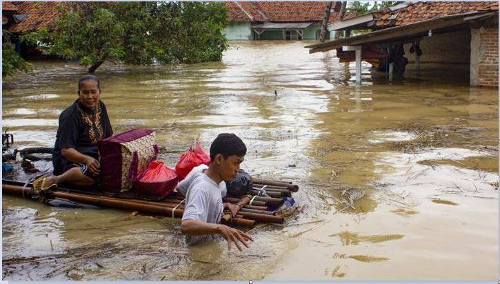 Sejumlah Desa di Waled Masih Terendam Banjir, Ketinggian Air Capai 1 sampai 1,5 Meter, Warga: Ini Paling Parah