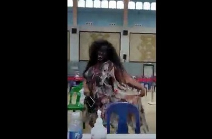 Viral Video Warganet Dandan Bak Kuntilanak saat Divaksin, Nakes sampai 'Menjerit'
