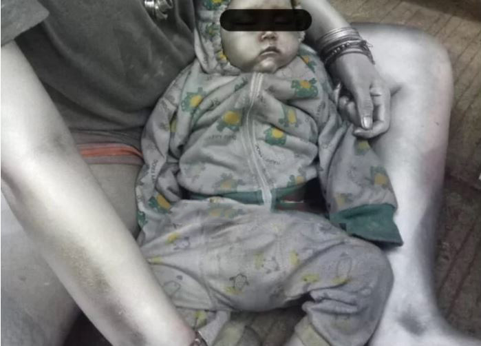 Heboh!, Bayi 10 Bulan Dicat Silver untuk Ngemis, Netizen Kutuk Orang Tuanya