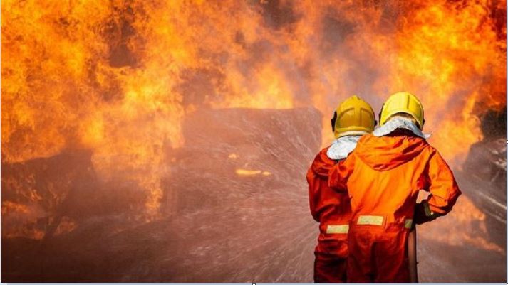 Bakar Sampah, Kantin dan Atap Gedung Sekolah Dilahap Si Jago Merah