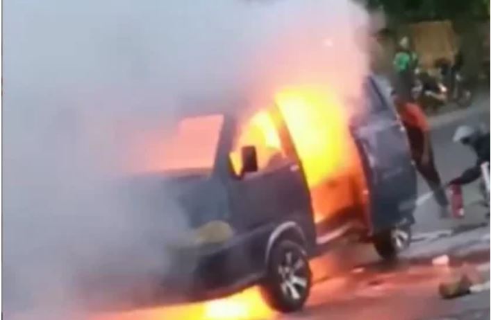 Mobil Mogok, Setelah Diperbaiki Tiba-tiba Mobil Terbakar