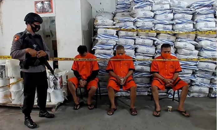 Polisi Gerebek Pabrik Pembuatan Pil Koplo Terbesar di Indonesia, Produksi 2 Juta Butir per Hari