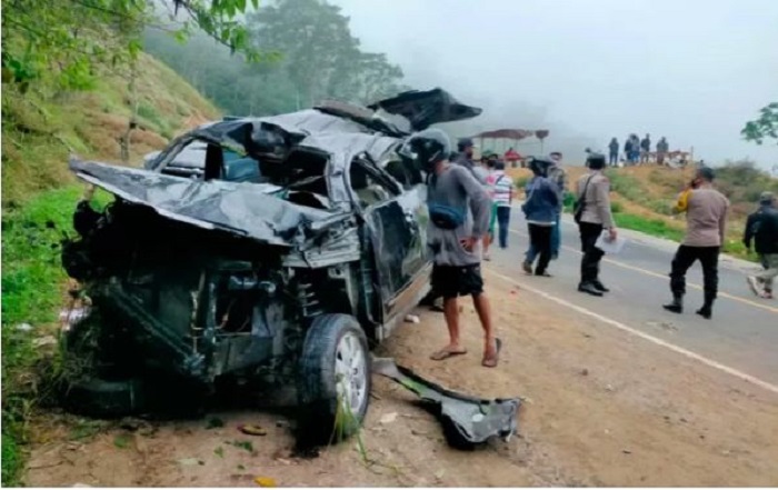 Mobil Avanza Hitam Masuk Jurang, 1 PNS Tewas