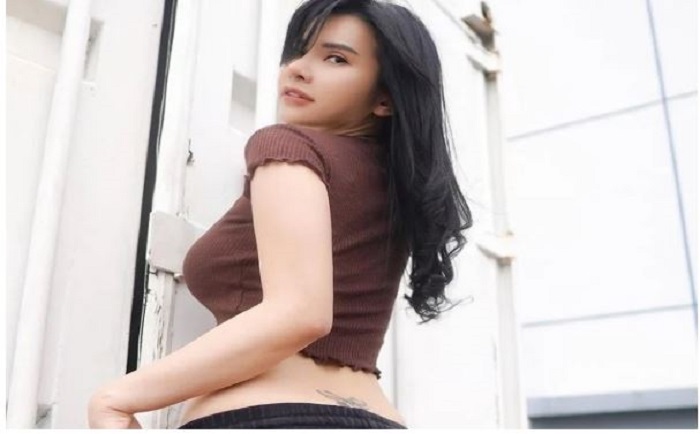 Maria Vania Bagikan Trik Kencangkan Pantat, Netizen: Robek!