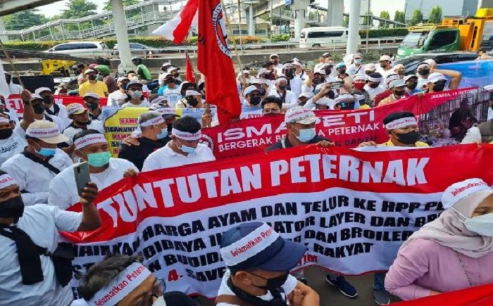 Anjloknya Harga Telur Ayam, Ratusan Peternak dan Mahasiswa Turun ke Jalan