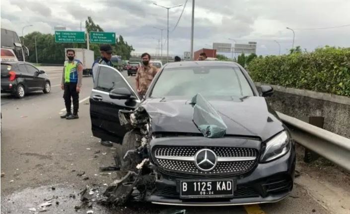 Kecelakaan Beruntun, Pengemudi Sedan Lawan Arah di Tol, Diduga Pengidap Demensia