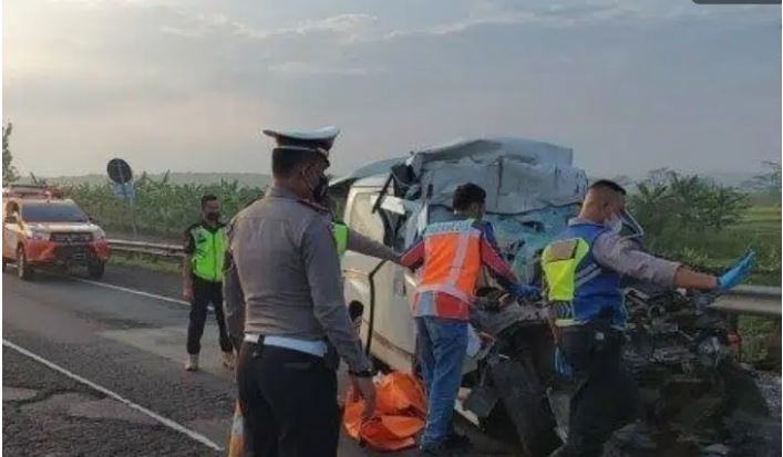 Tabrakan Beruntun, 2 Sopir Meninggal Dunia