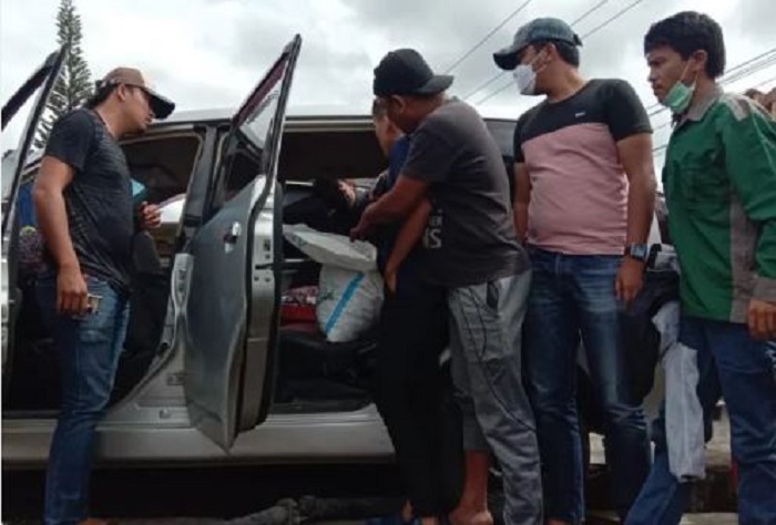 Mencurigakan, Polisi Setop Minibus, Setelah Diperiksa, Ternyata...