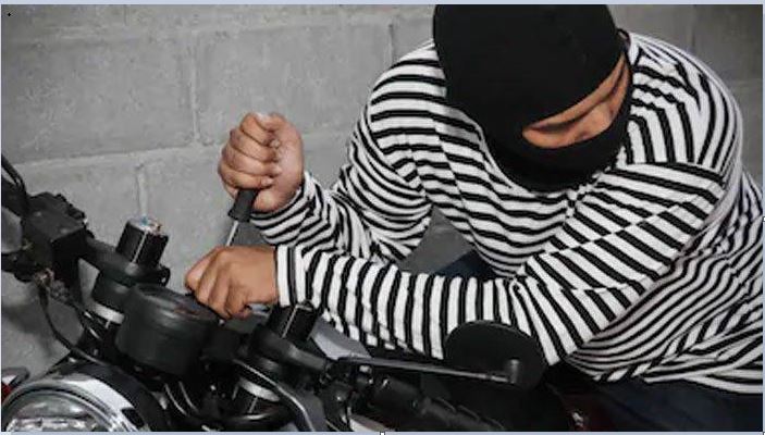 Maling Edan, Motor Kehabisan Bensin dan Mogok Juga Digasak