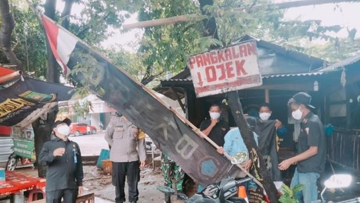 Jaga Ketertiban, Atribut LSM di Bekasi Dicopot