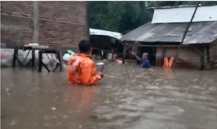 Banjir Kiriman dari Bogor, Tujuh Rumah Terendam Air